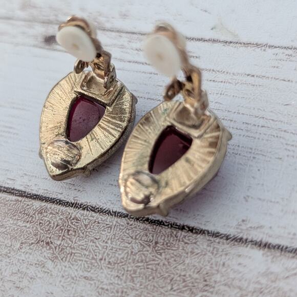 Vintage Clip On Earrings Dark Red Teardrop Shape Gold Tone Halo - Picture 2 of 7